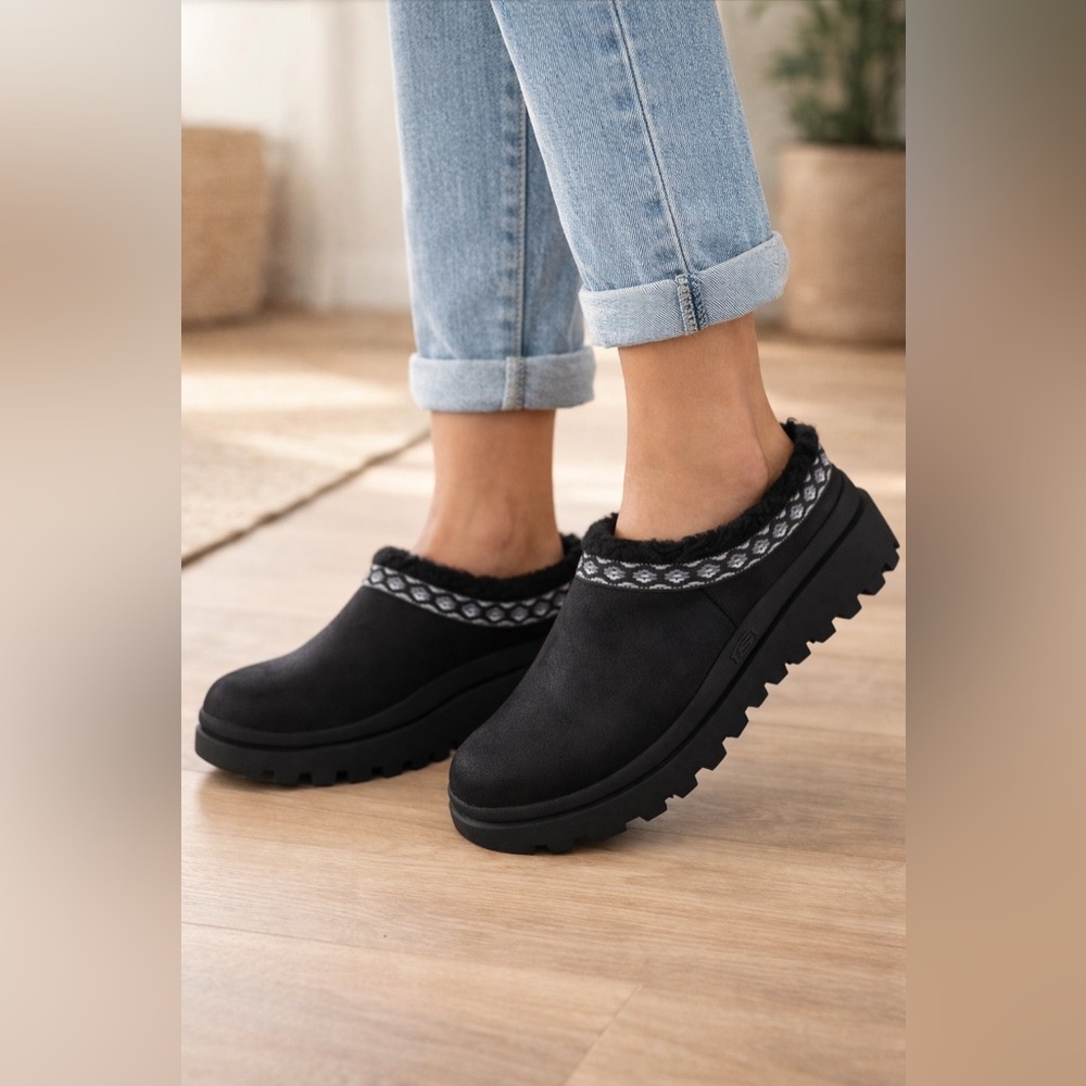 NEW Skechers Shindigs Comfy Hour low backed mules NEW 7.5